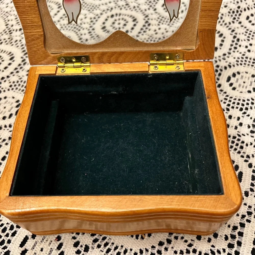 Vintage Wooden Jewelry Box Heart Shaped Floral Glass Inlay